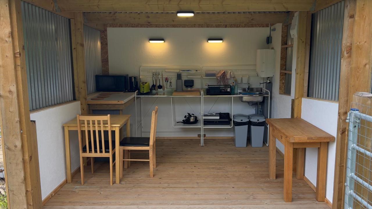 Shepherds Hut At Cedar Gables Lamberhurst Bagian luar foto