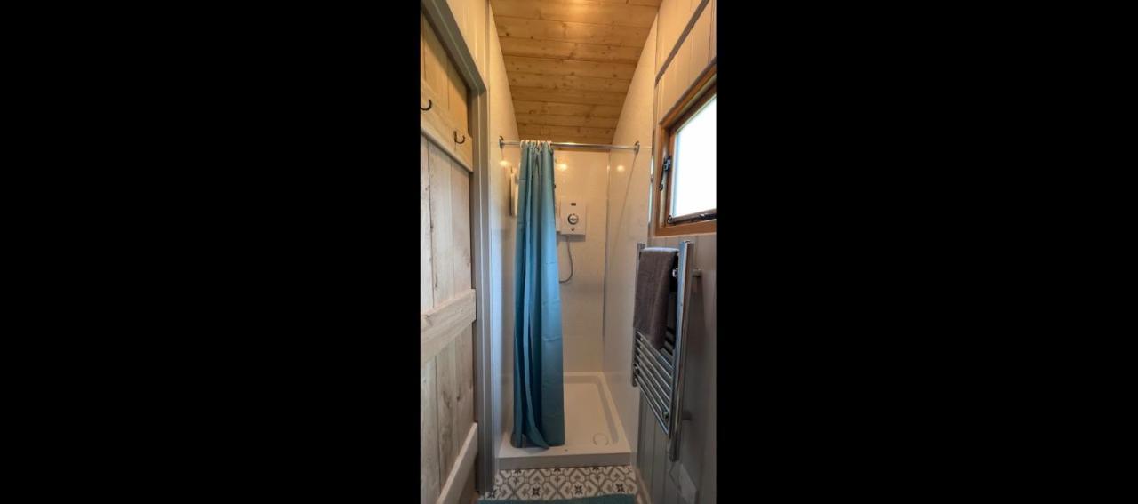 Shepherds Hut At Cedar Gables Lamberhurst Bagian luar foto
